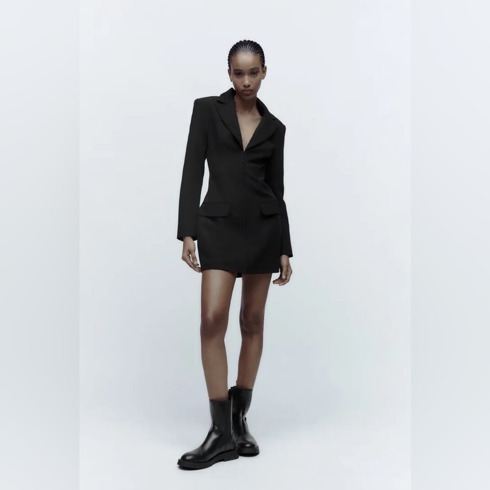 Zara black dress blazer, XL but fits like a L. Never worn.